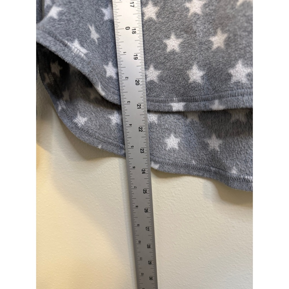 Winter Warmth Pajama Top Womens S Gray Excellent Star Print Fleece High Low - Picture 4 of 5